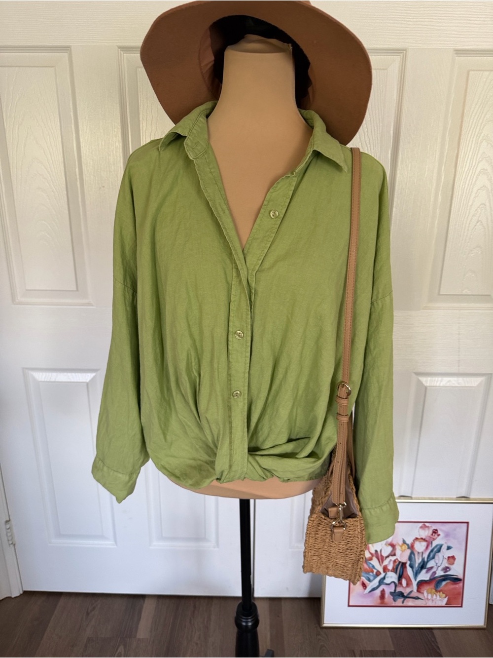 Light Green Button-Front Women's Shirt - Casual Collared Top